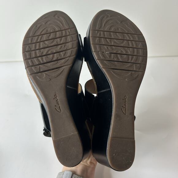 Clarks Sandals Women’s 8 M Artisan Caslynn Dez Black Patent Leather Wedge - Picture 8 of 10